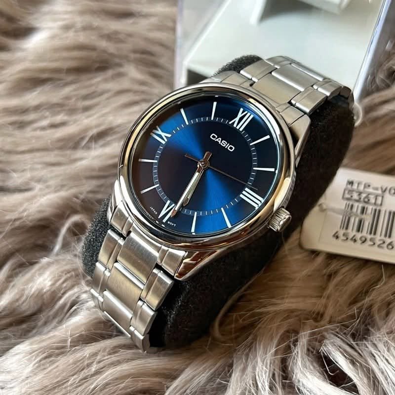 Casio Standard Chain Watch MTP-V005D-2B5UDF - Image 2