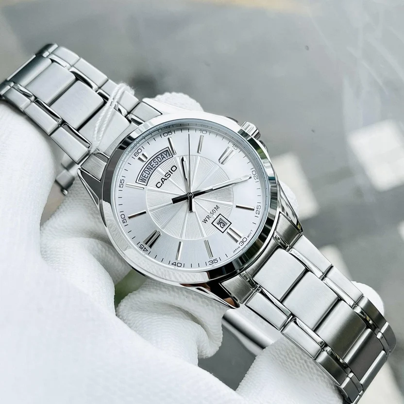 Casio Enticer Day Date Chain Watch MTP-1381D-7AVDF - Image 2