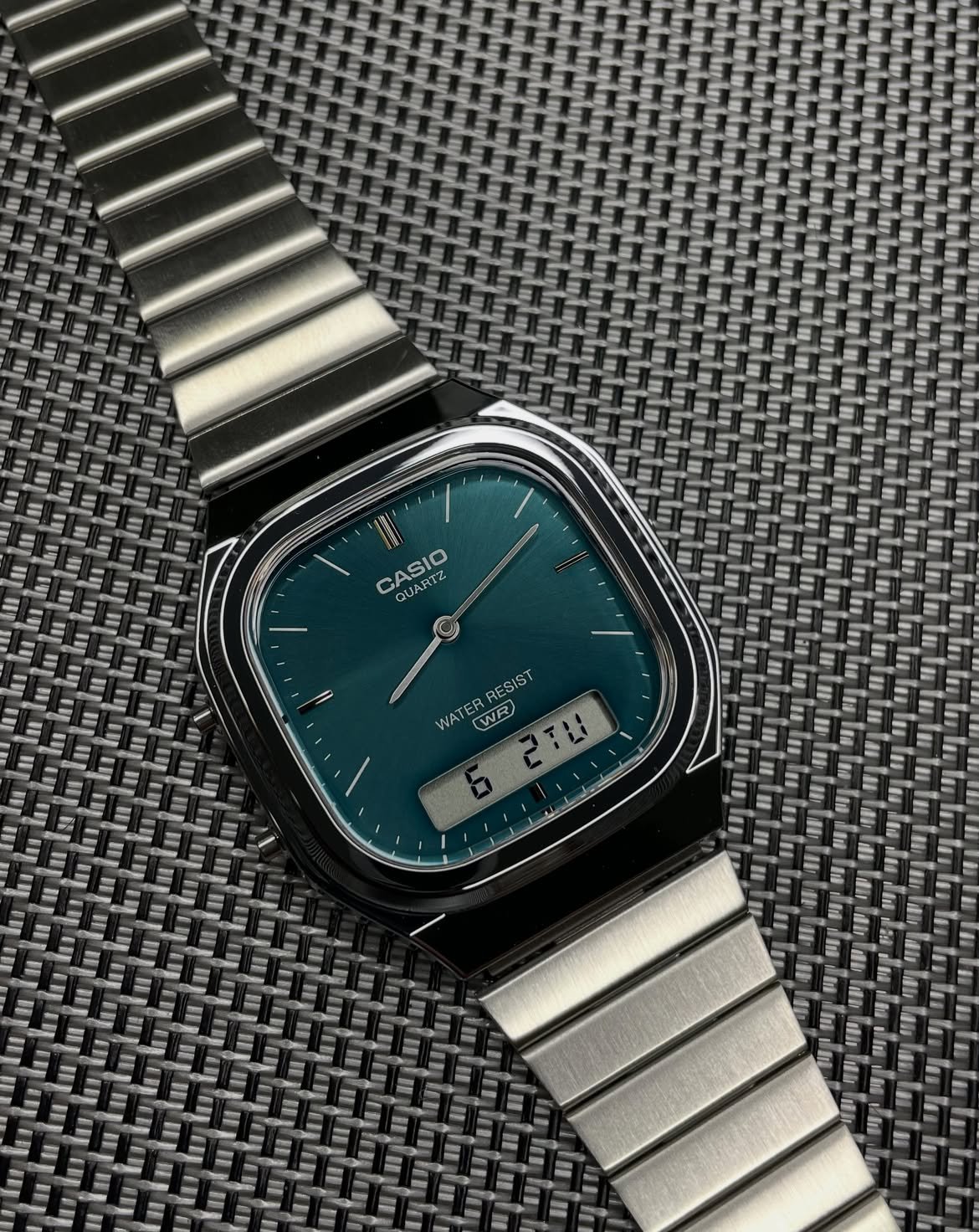 Casio Vintage Dual Time Chain Watch AQ-240E-3ADF - Image 4