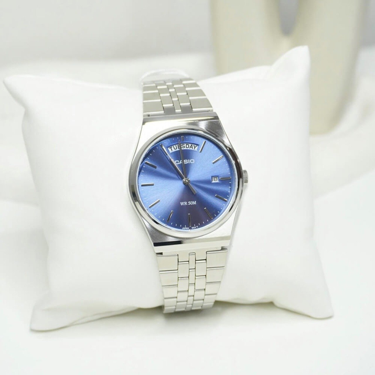 Casio Standard Date Chain Watch MTP-B146D-2AVDF - Image 3